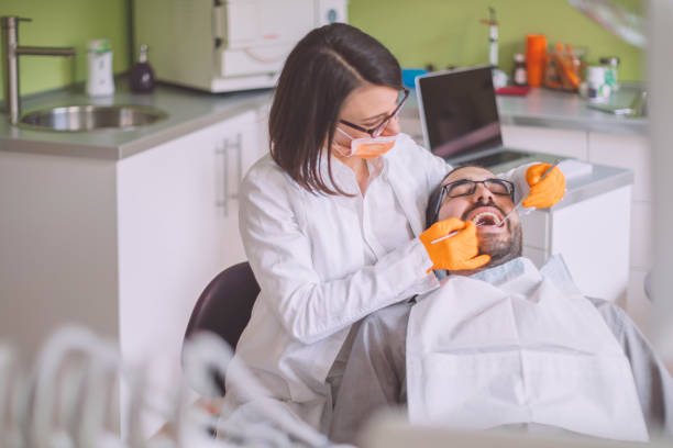 Best Emergency Tooth Extraction in East Lake, FL